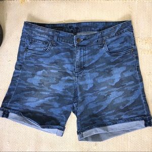 Kut From The Kloth Camo Catherine Boyfriend Short